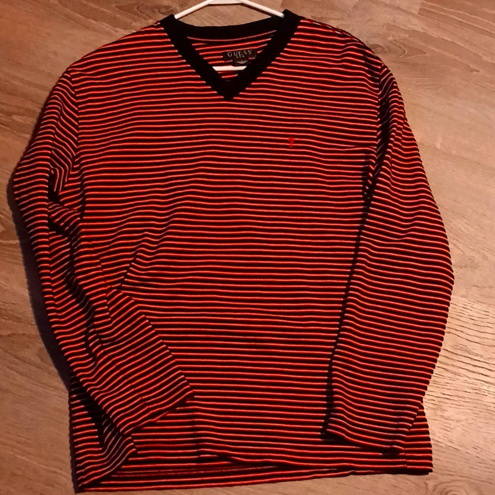 Guess V-Neck Long Sleeve Tee Size Large